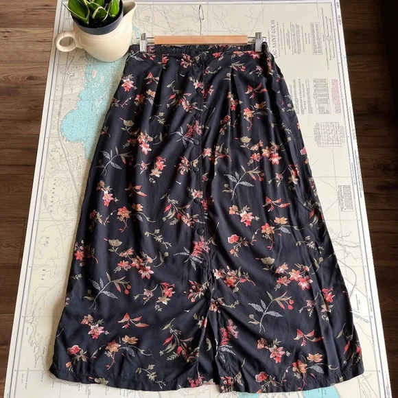 Vintage 90s Dark Floral Cotton Ginny Skirt - Picture 2 of 5